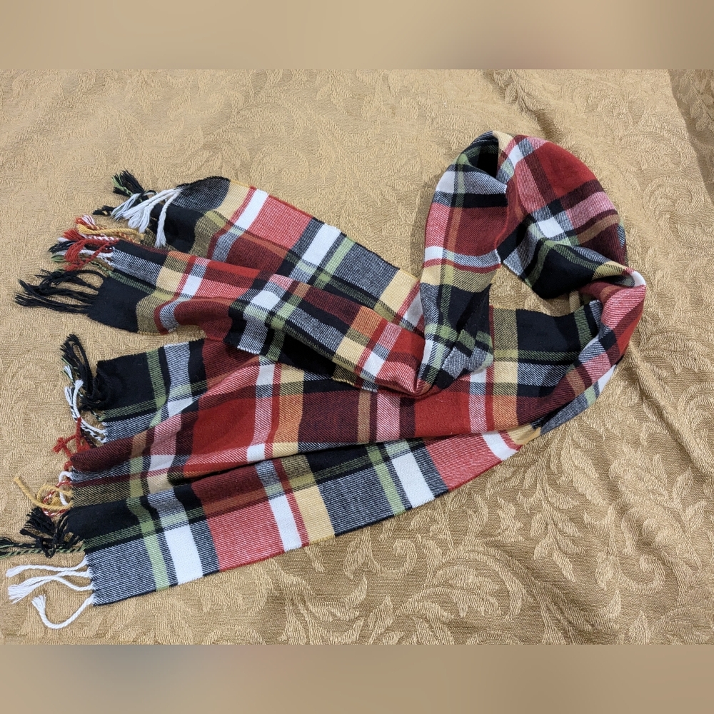 BURBERRY CASHMERE Plaid Scarf with Fringe